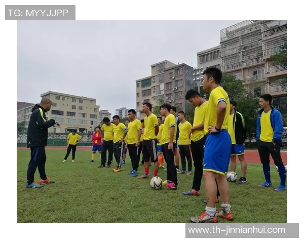 广州足球培训教练员的成长之路与职业发展前景分析